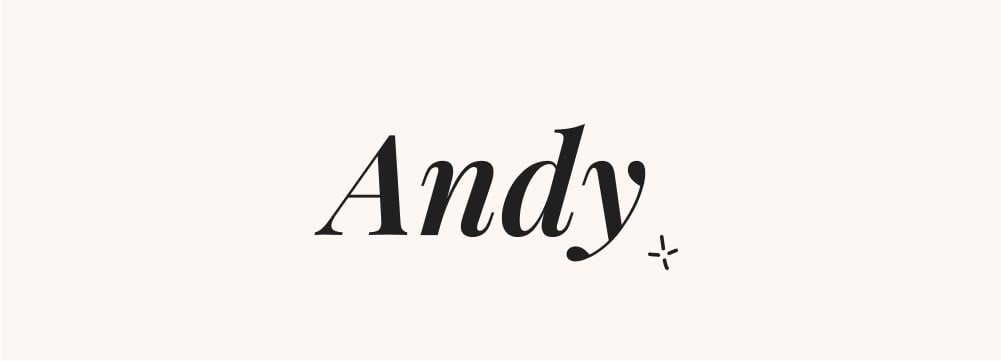 Andy, avec son écriture décontractée et accessible, figure parmi les prénoms mixtes favoris, soulignant un style décontracté et universel.