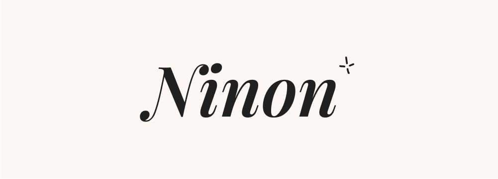 Affichage du prénom Ninon en lettres élégantes. Un choix prisé pour sa sonorité vintage et son charme classique.