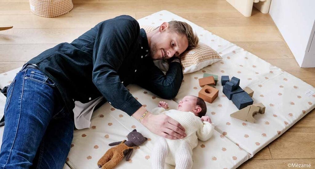 baby clash dispute couple fatigue avec bébé, impact manque de sommeil sur relation, épuisement parental et tensions conjugales, solutions pour préserver amour après accouchement