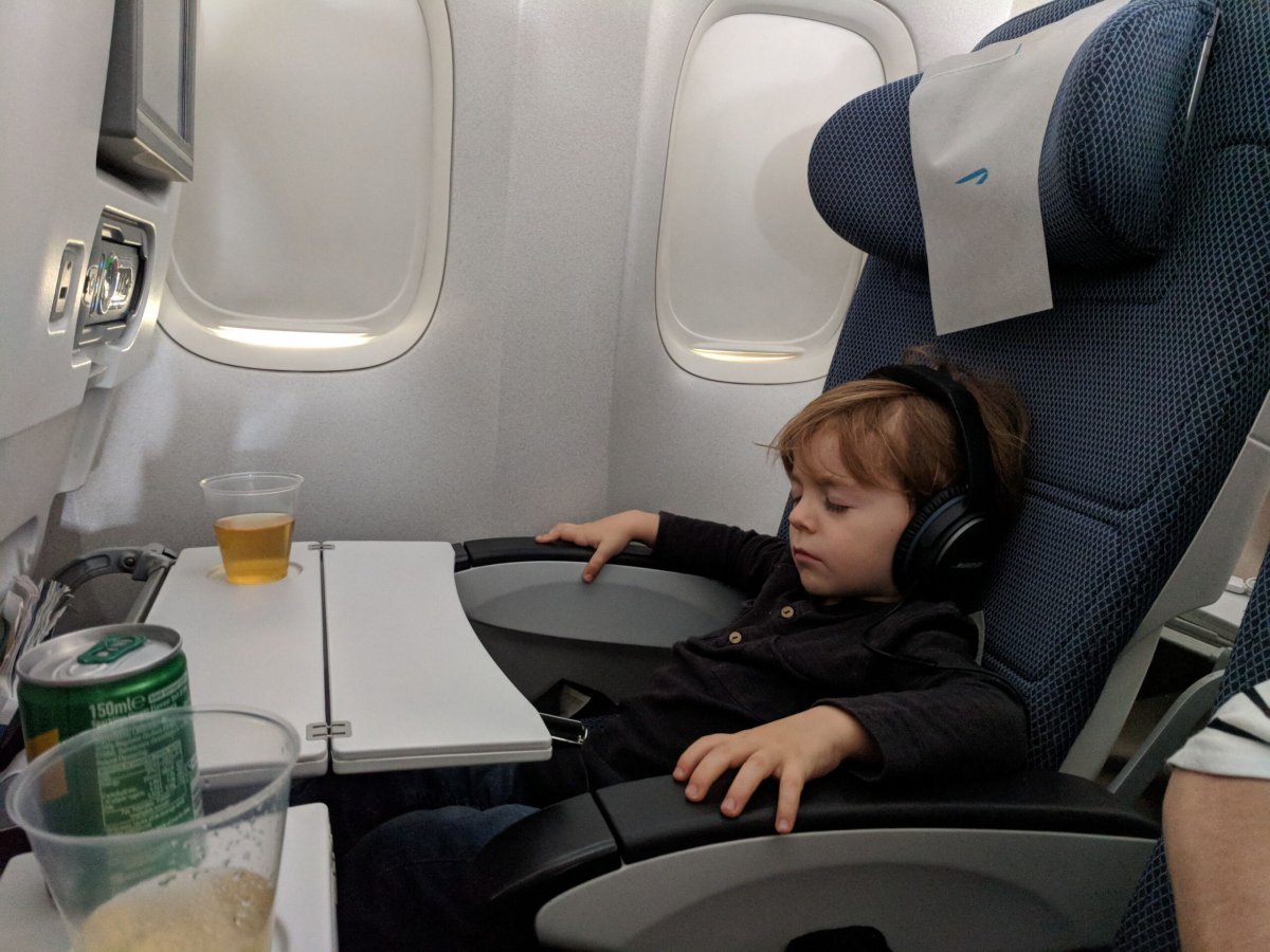 Voyager avec un bébé : comment prendre un vol avec votre bébé ?